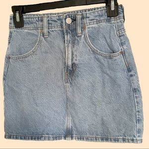 Pacsun Mini skirt. Size 24. Worn twice but still in good condition!